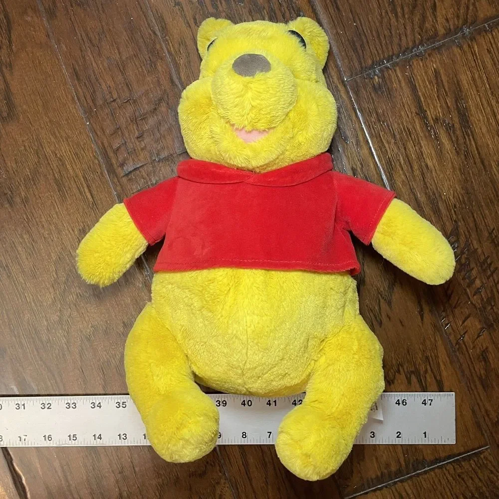 Winnie the Pooh 18 Inch Plush Disney Store Official In Excellent Condition‎